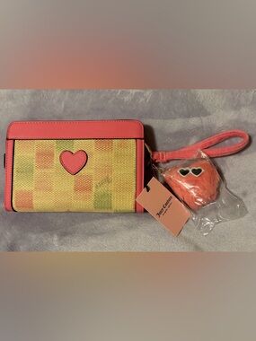 Juicy Couture Pink trim wristlet